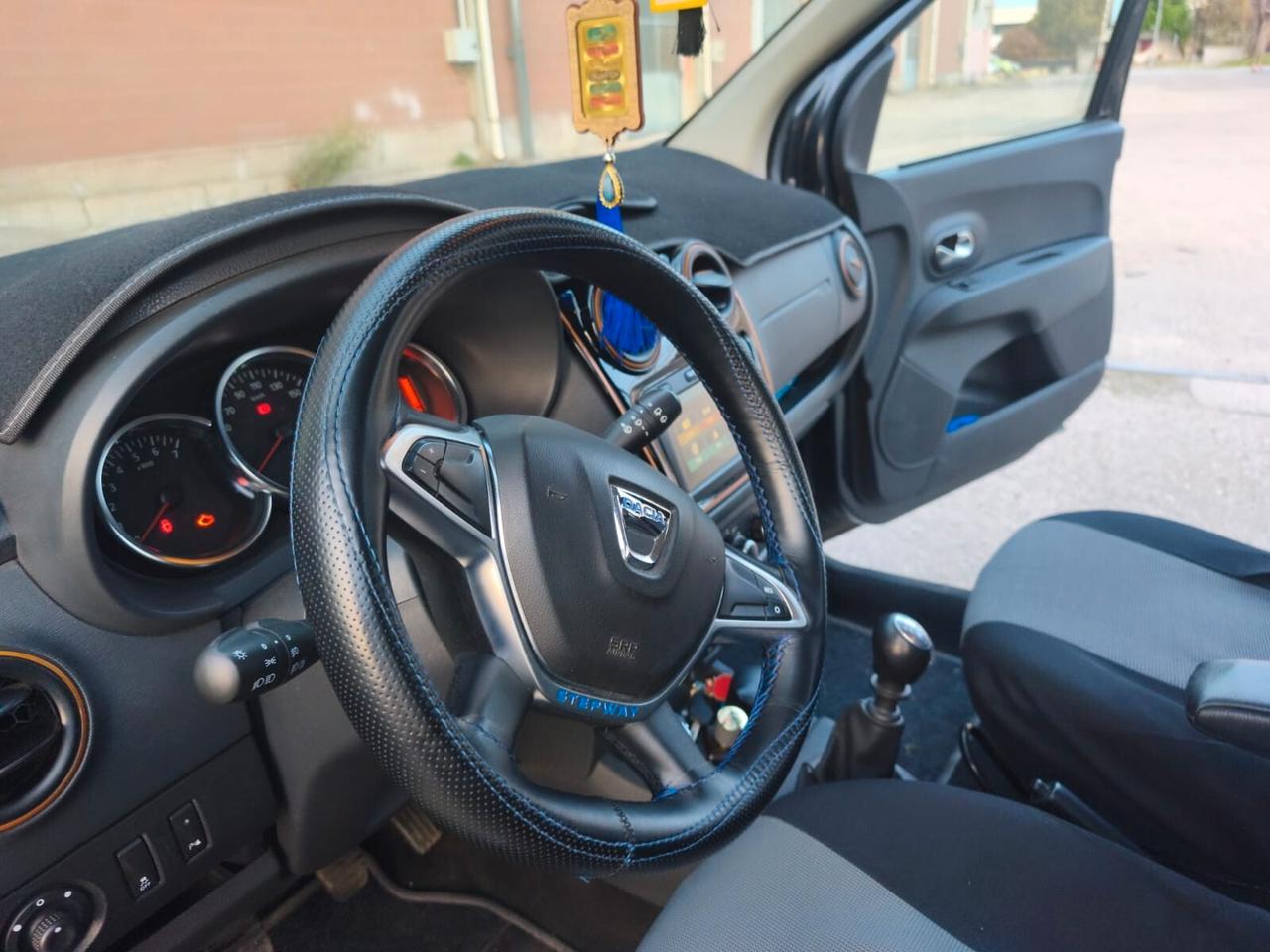 Dacia Lodgy 2018---1.5 Diesel 7 Posti