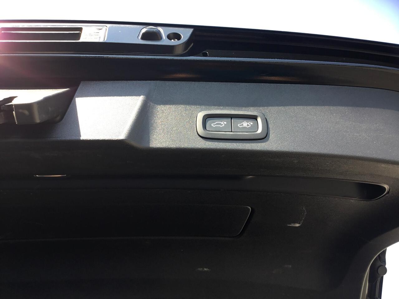 Volvo XC40 T2 Core CAMBIO AUTOMATICO