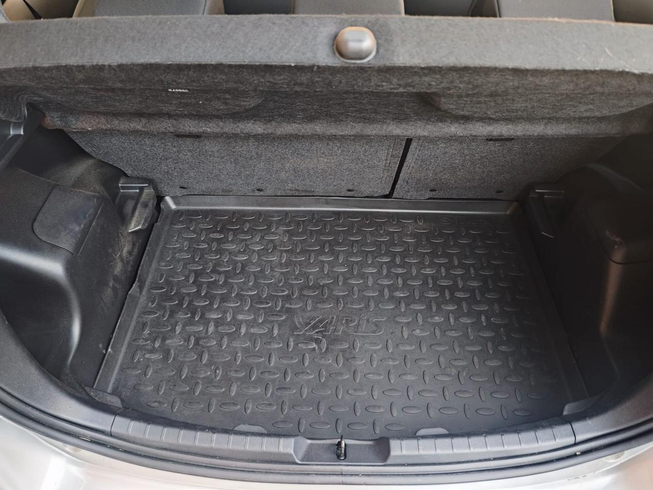 Toyota Yaris 1.0 5 porte Lounge