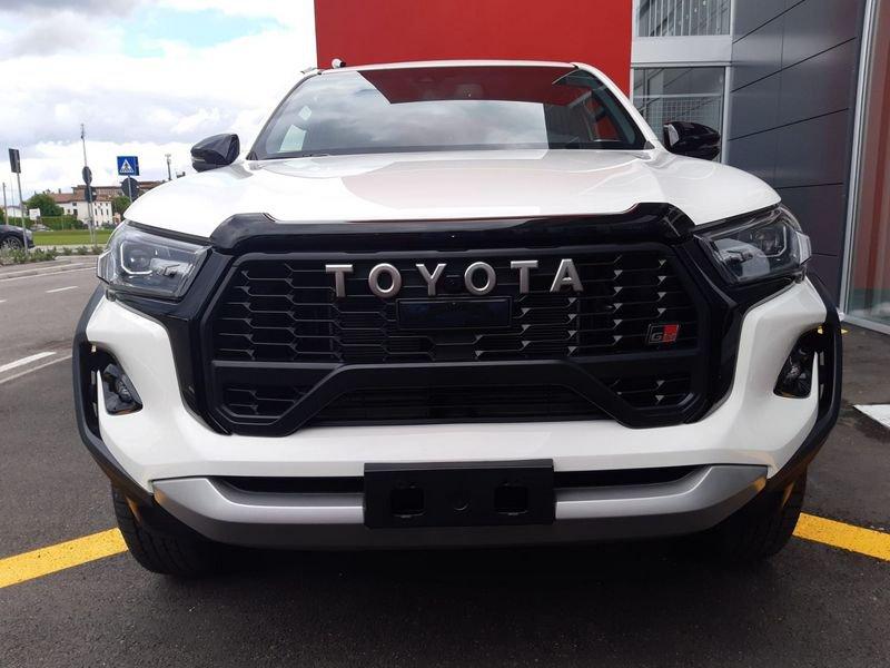 Toyota Hilux 2.8 D-4D A/T 4WD 4 porte Double Cab GR SPORT