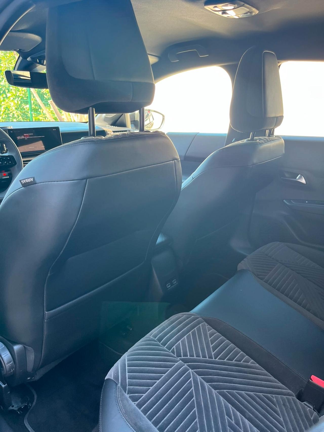 Lancia Ypsilon Hybrid e-DCT LX
