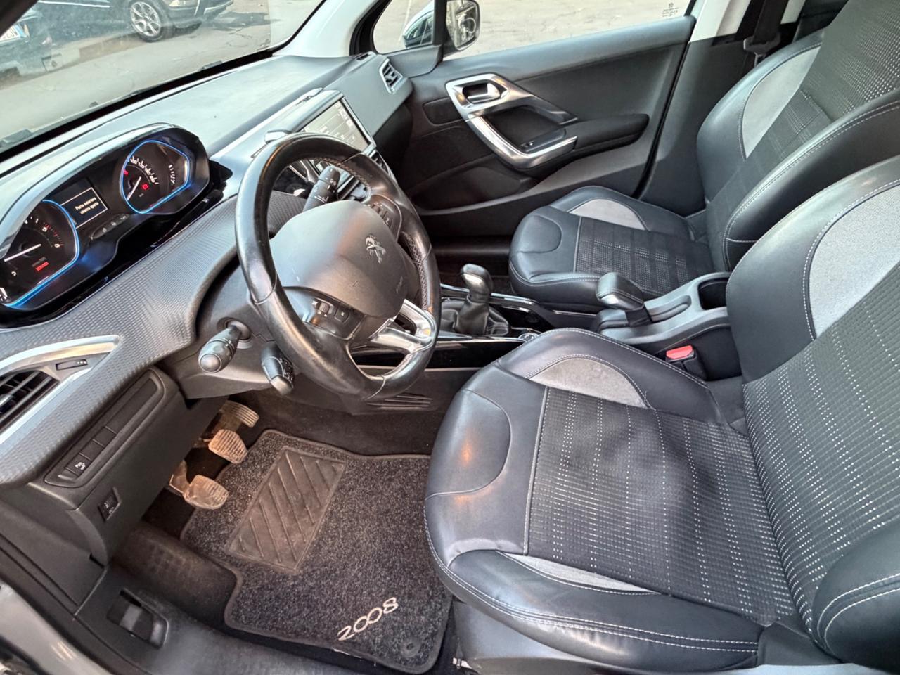 Peugeot 2008 BlueHDi 100 Allure