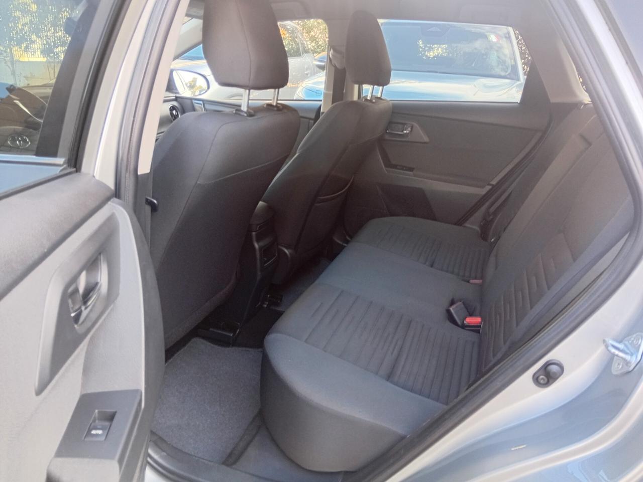 Toyota Auris 1.6 D-4D Lounge FULL