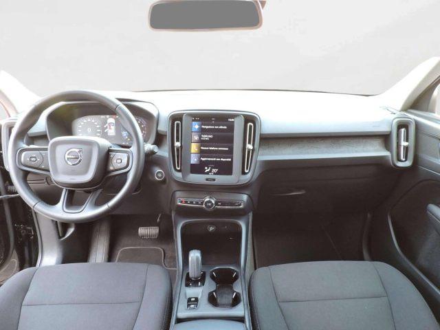 VOLVO XC40 T2 MOMENTUM CORE AUTOMATICA