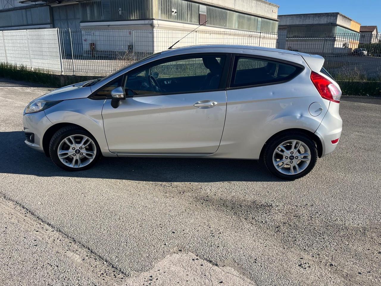 Ford Fiesta 1.6 TDCi Titanium GRANDINATA