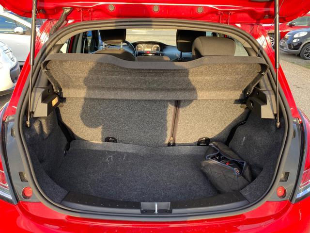 LANCIA Ypsilon 1.2 69 CV 5 porte GPL Ecochic Silver