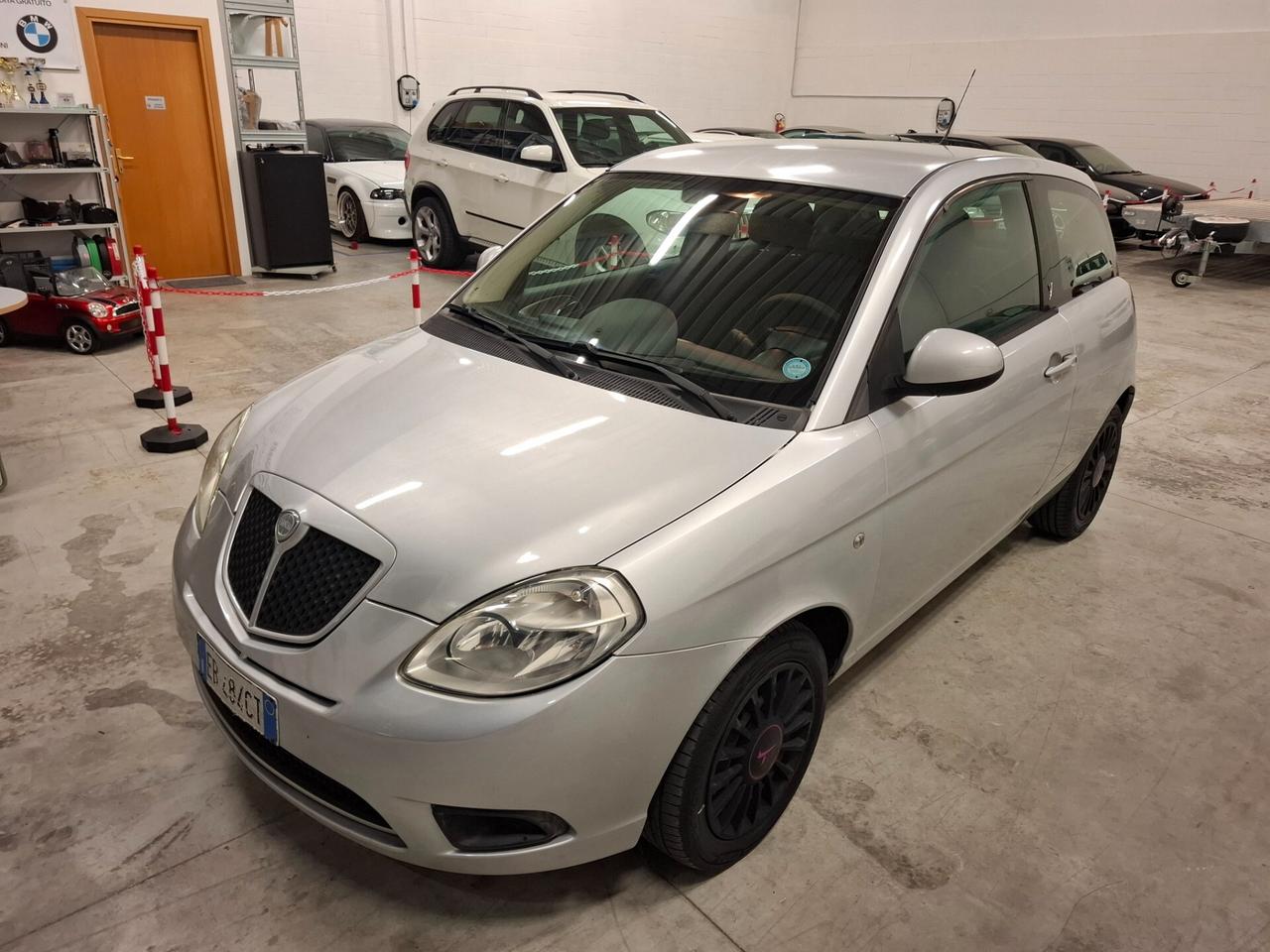 Lancia Ypsilon 1.2 Versus