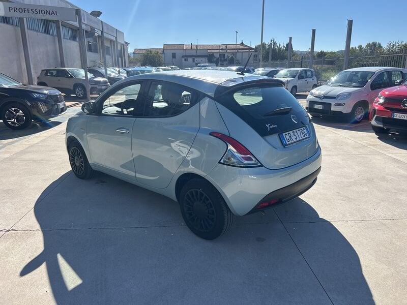 Lancia Ypsilon III 2021 1.0 firefly hybrid Silver s&s 70cv