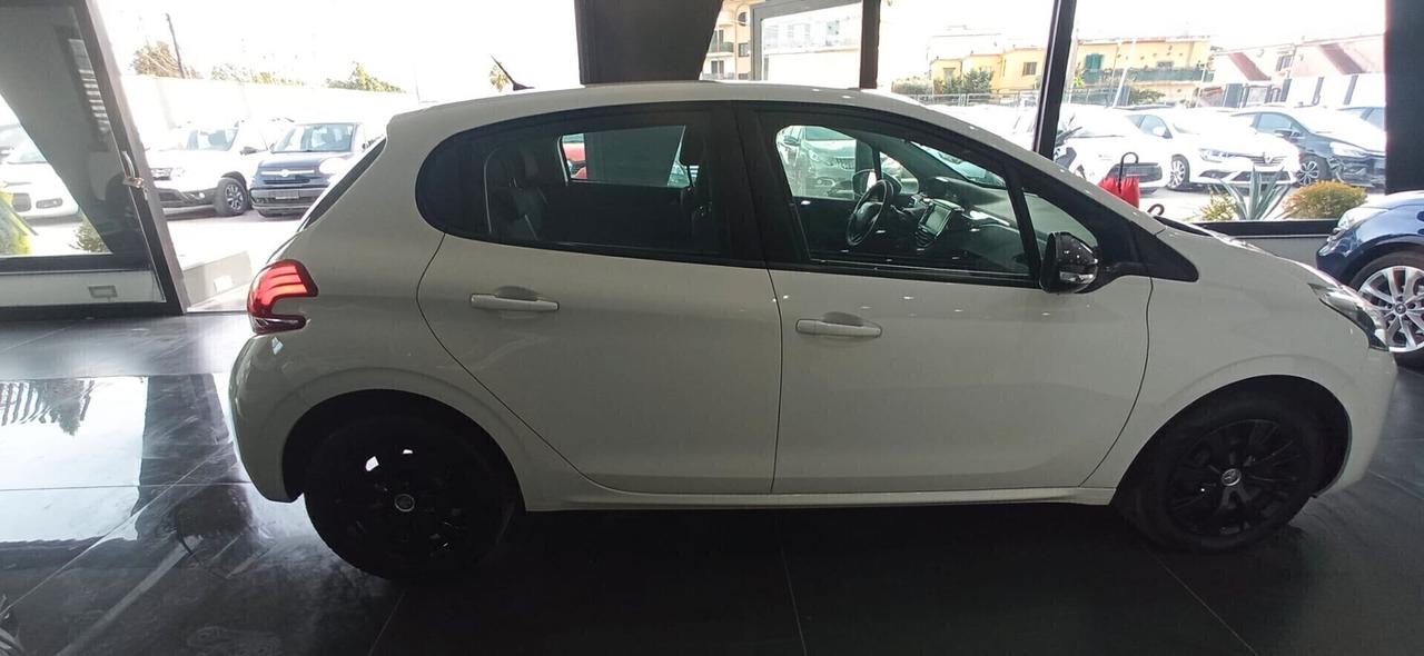 Peugeot 208 BlueHDi 100 Allure 60000 KM