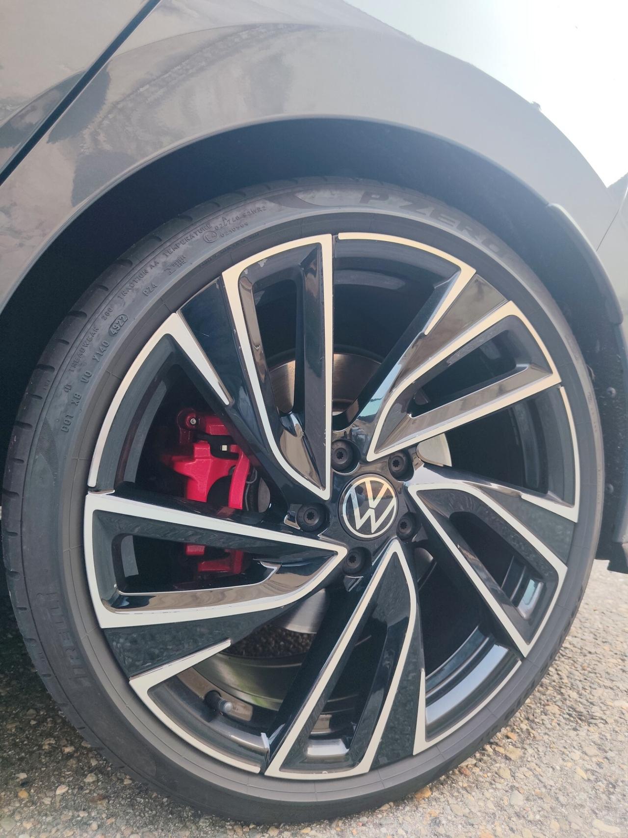 Volkswagen Golf 8 serie GTI