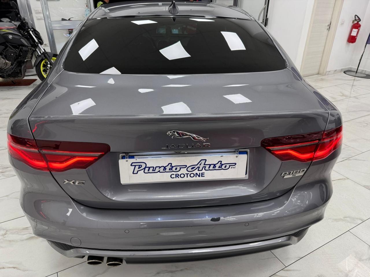 Jaguar XE 2.0 D 180 CV aut. R-Sport