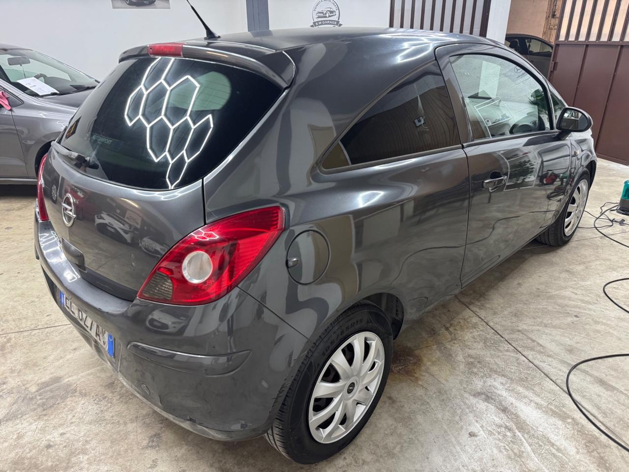 Opel Corsa 1.2 GPL-TECH - 2012