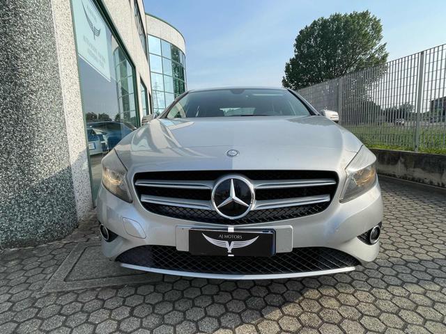 MERCEDES-BENZ A 200 Premium