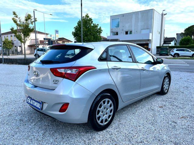 HYUNDAI i30 1.6 CRDi 5p. Comfort A/T