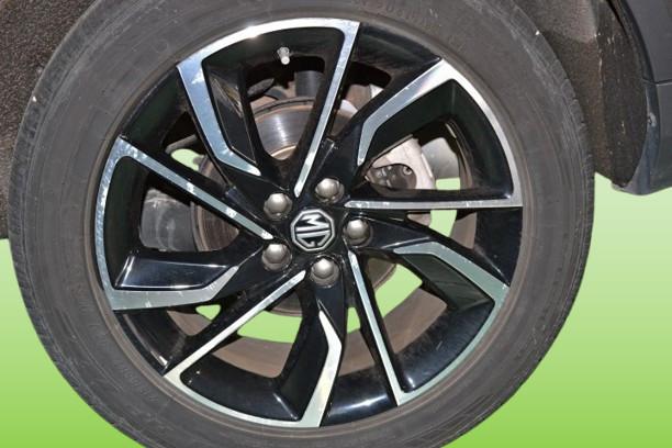 MG ZS - 1.5L 5MT LUXURY