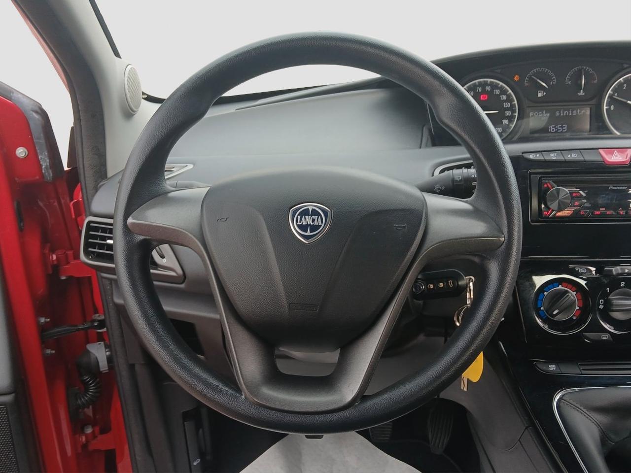 Lancia Ypsilon 5 Porte Ypsilon 1.2 Silver 69cv