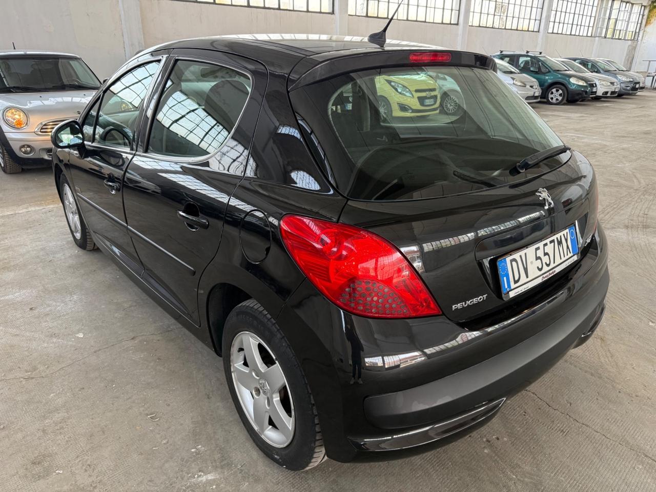 Peugeot 207 1.4 8V 75CV 5p. Energie Sport NEOPATENTATI