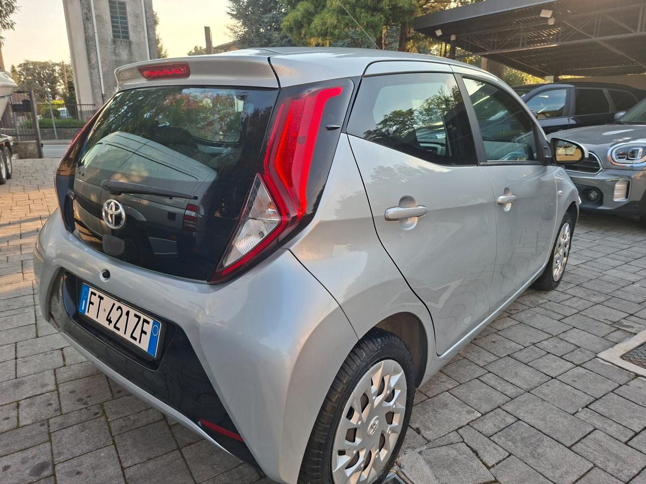 Toyota Aygo Connect 1.0 VVT-i 72 CV 5 porte x-cite MMT