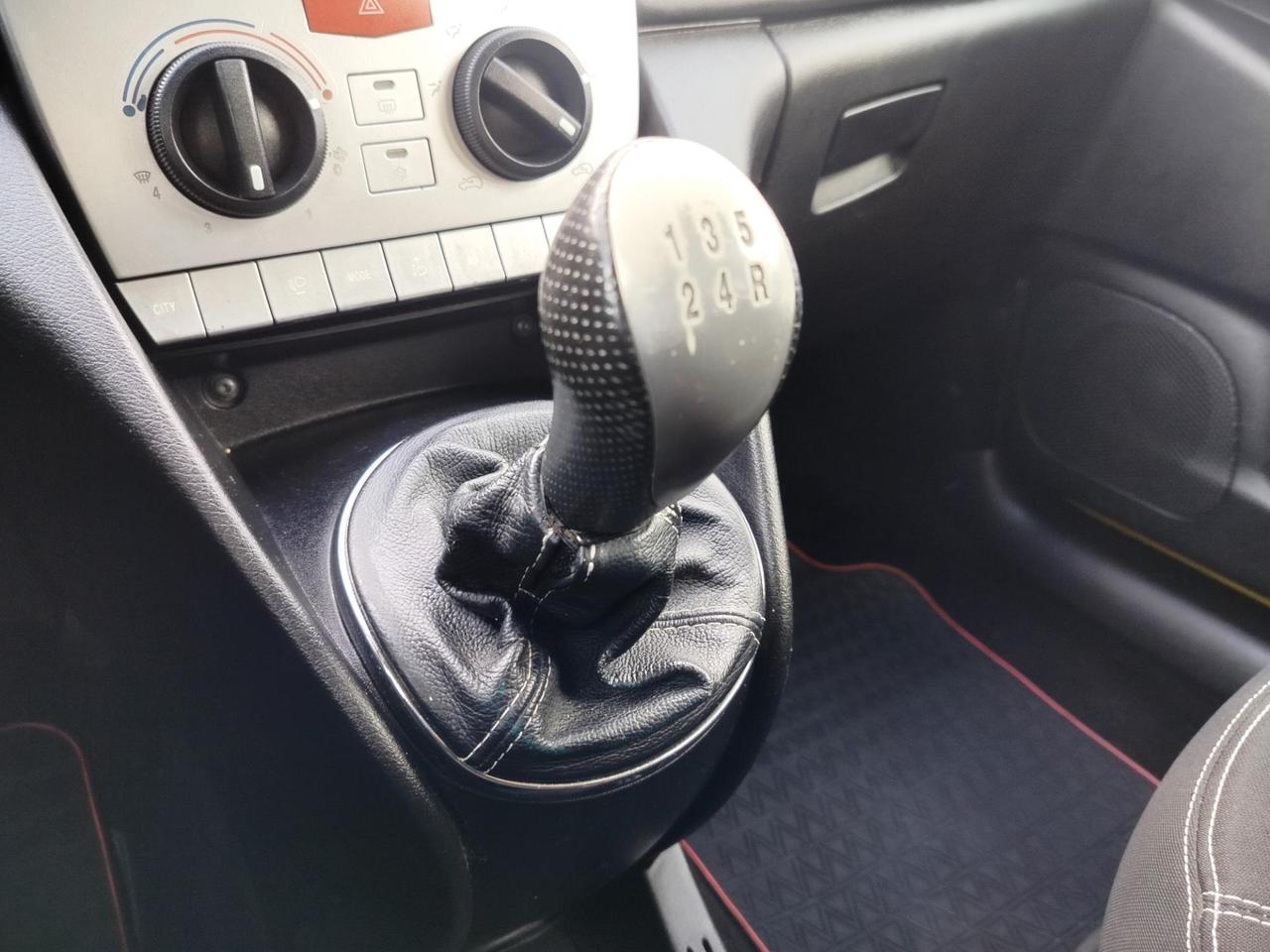 Lancia Ypsilon 3 Porte Ypsilon 1.3 mjt 16v Sport MomoDesign 105cv