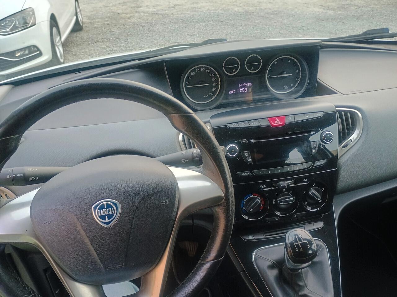 LANCIA YPSILON 1.2 NEOPATENTATI