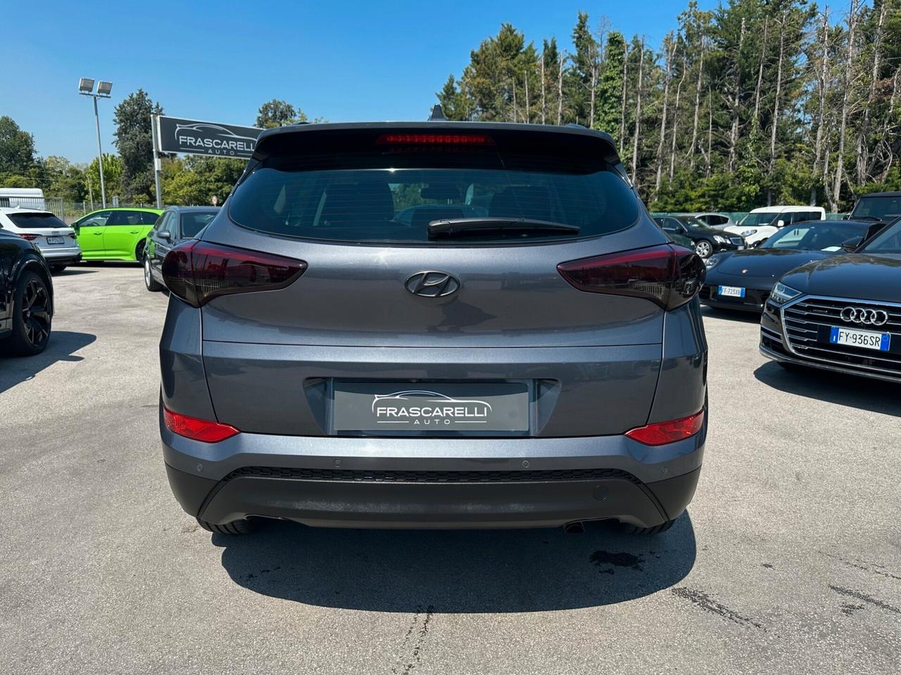 Hyundai Tucson 1.7 CRDi XPossible /km doc/navi/camera/pedane