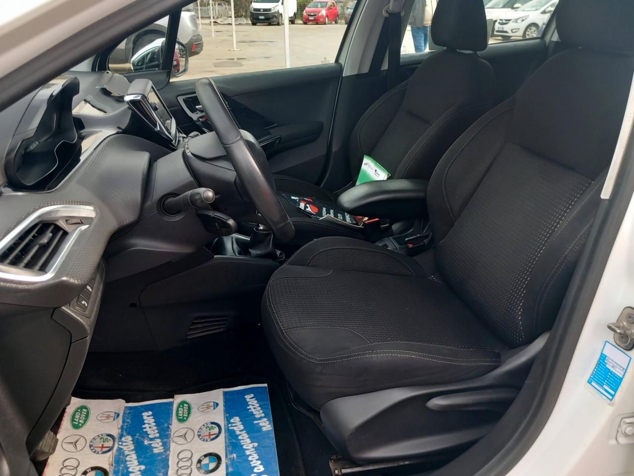 Peugeot 208 PureTech 82 5p. GPL Allure FULL OPTIONAL TENUTA PARI AL NUOVO NAVI SENSORI XENO LED