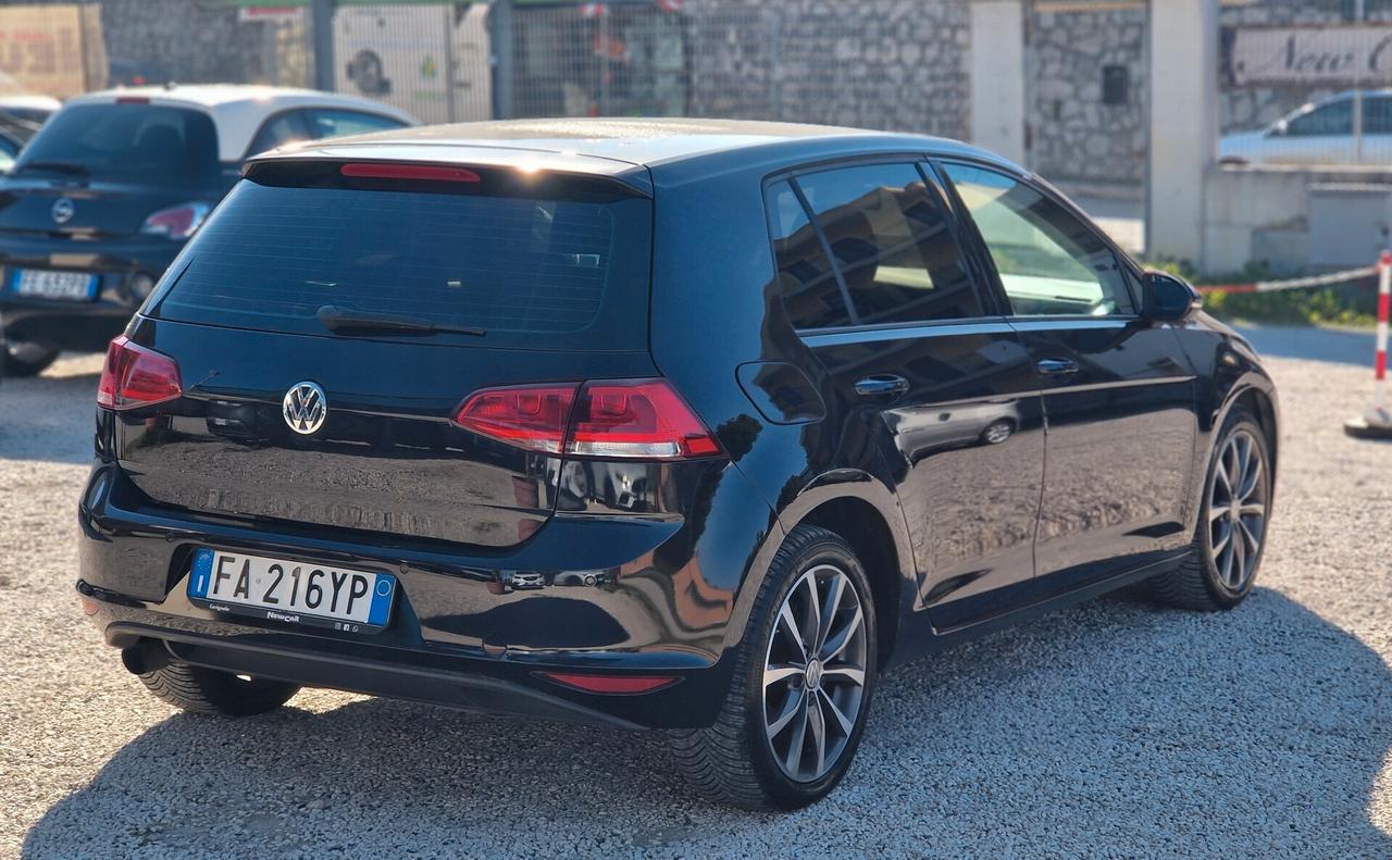 Volkswagen Golf 1.6 TDI 110cv BIXENON RETROCAM NAVI