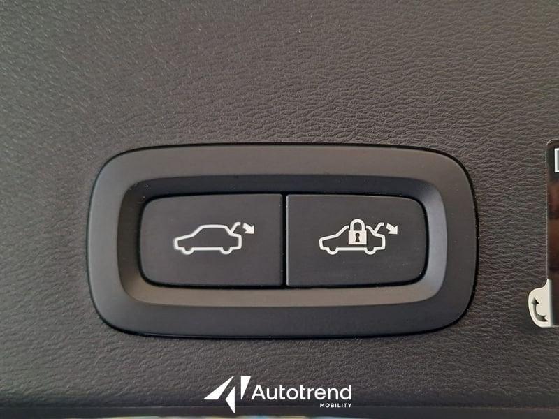 Volvo XC40 Recharge T5 180+82 CV Recharge Plug-in Hybrid TETTO Inscription