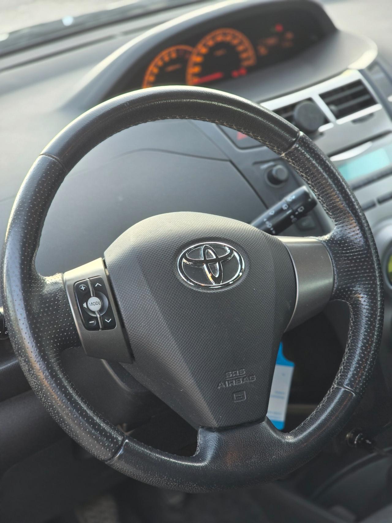 Toyota Yaris 1.33 101cv sol 5p