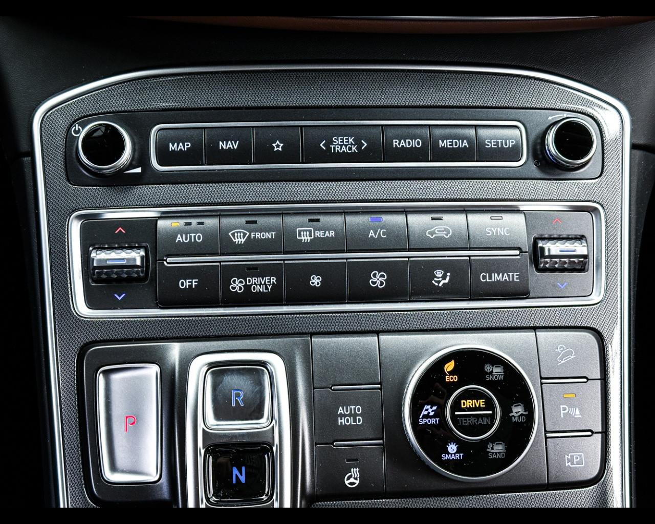 HYUNDAI Santa Fe 4ªs 18-24 - Santa Fe 1.6 T-GDI HEV 4WD AT 7 posti 2