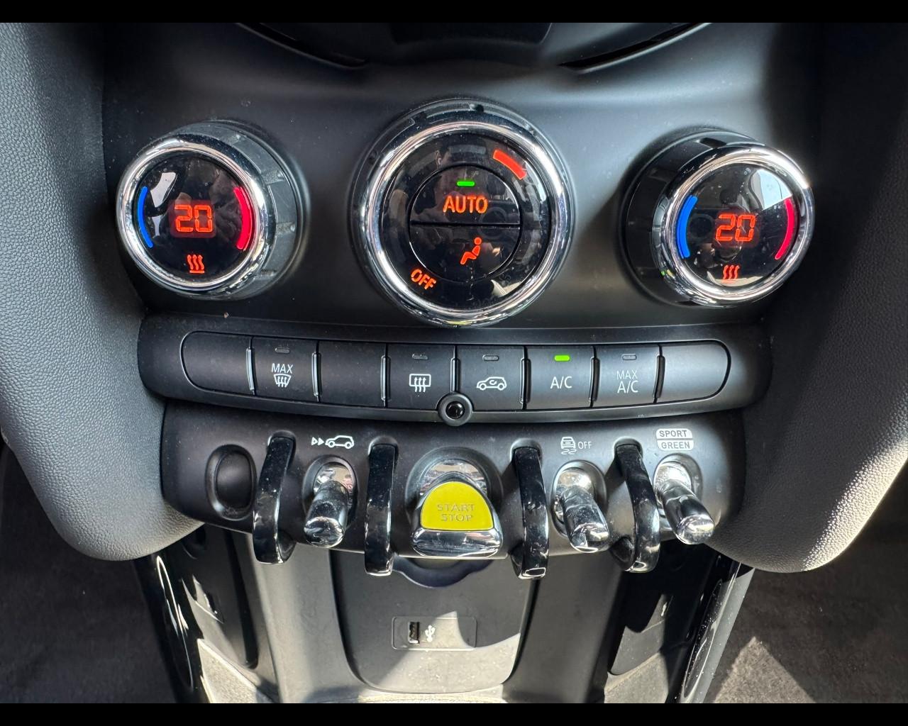MINI Mini Full El. (F56) - Mini Cooper SE Yours