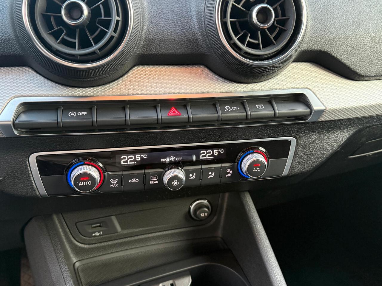 Audi Q2 30 TFSI Business -