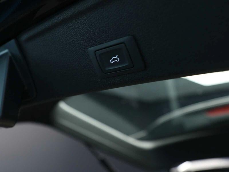 AUDI A4 5ª serie A4 Avant 30 TDI/136 CV S tron...