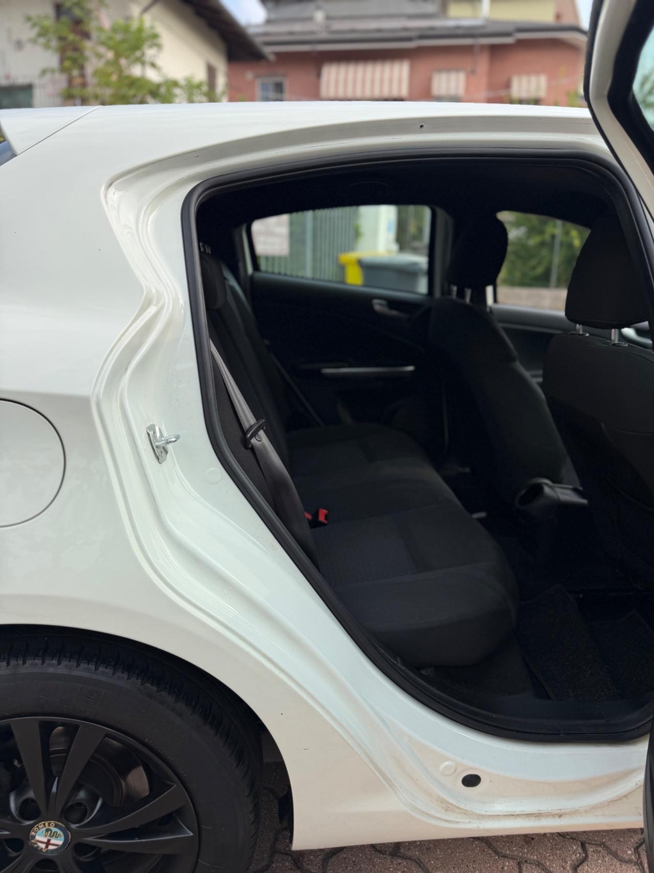 Alfa Romeo Giulietta 1.6 JTDm-2 105 CV Exclusive