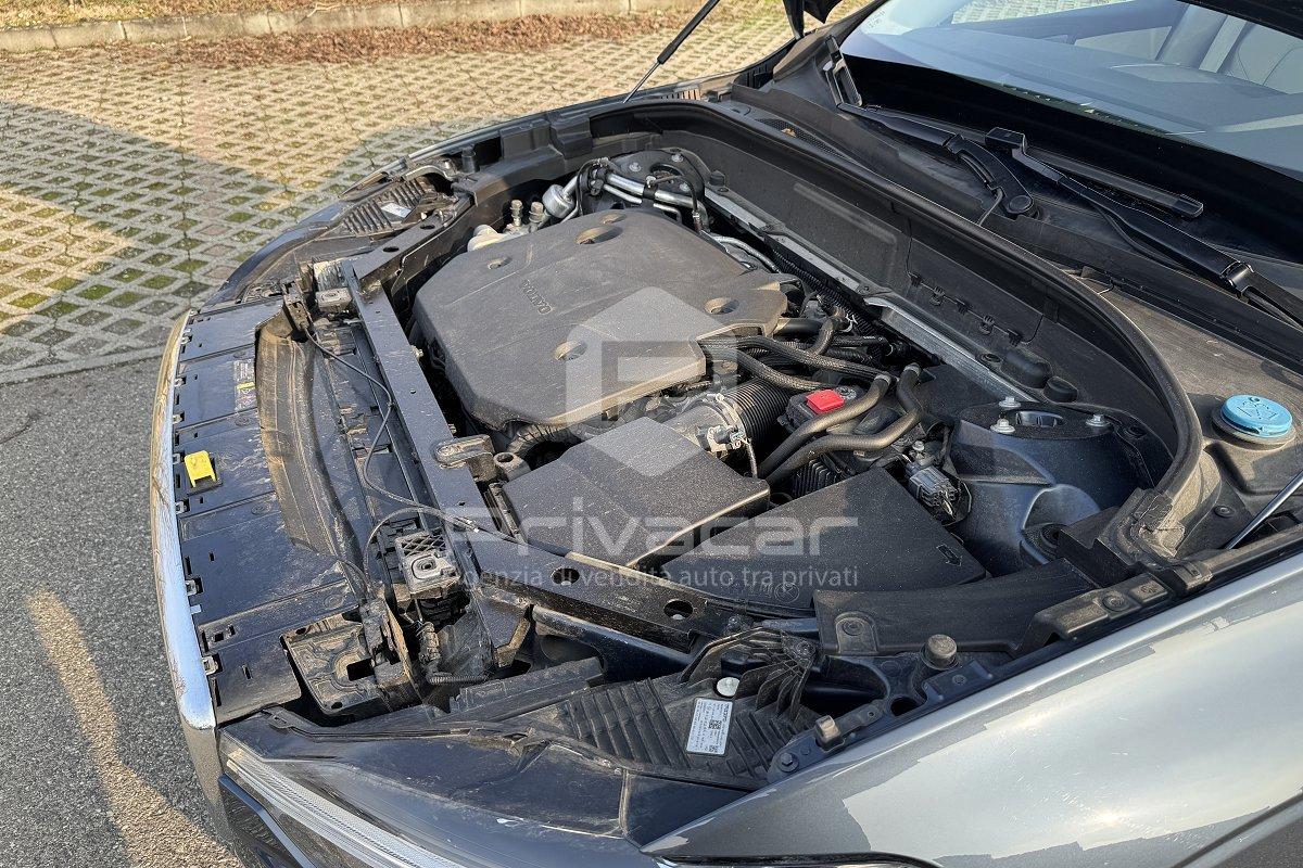 VOLVO XC60 B4 (d) AWD Geartronic Momentum Pro