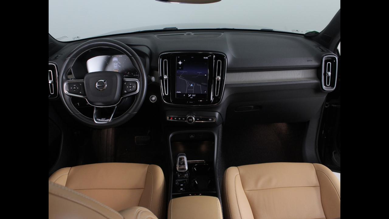 VOLVO XC40 - XC40 2.0 d3 Inscription awd geartronic my20