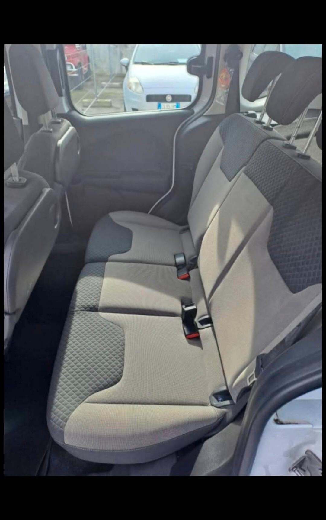 Ford Tourneo Courier 1.0 EcoBoost 100 CV Titanium