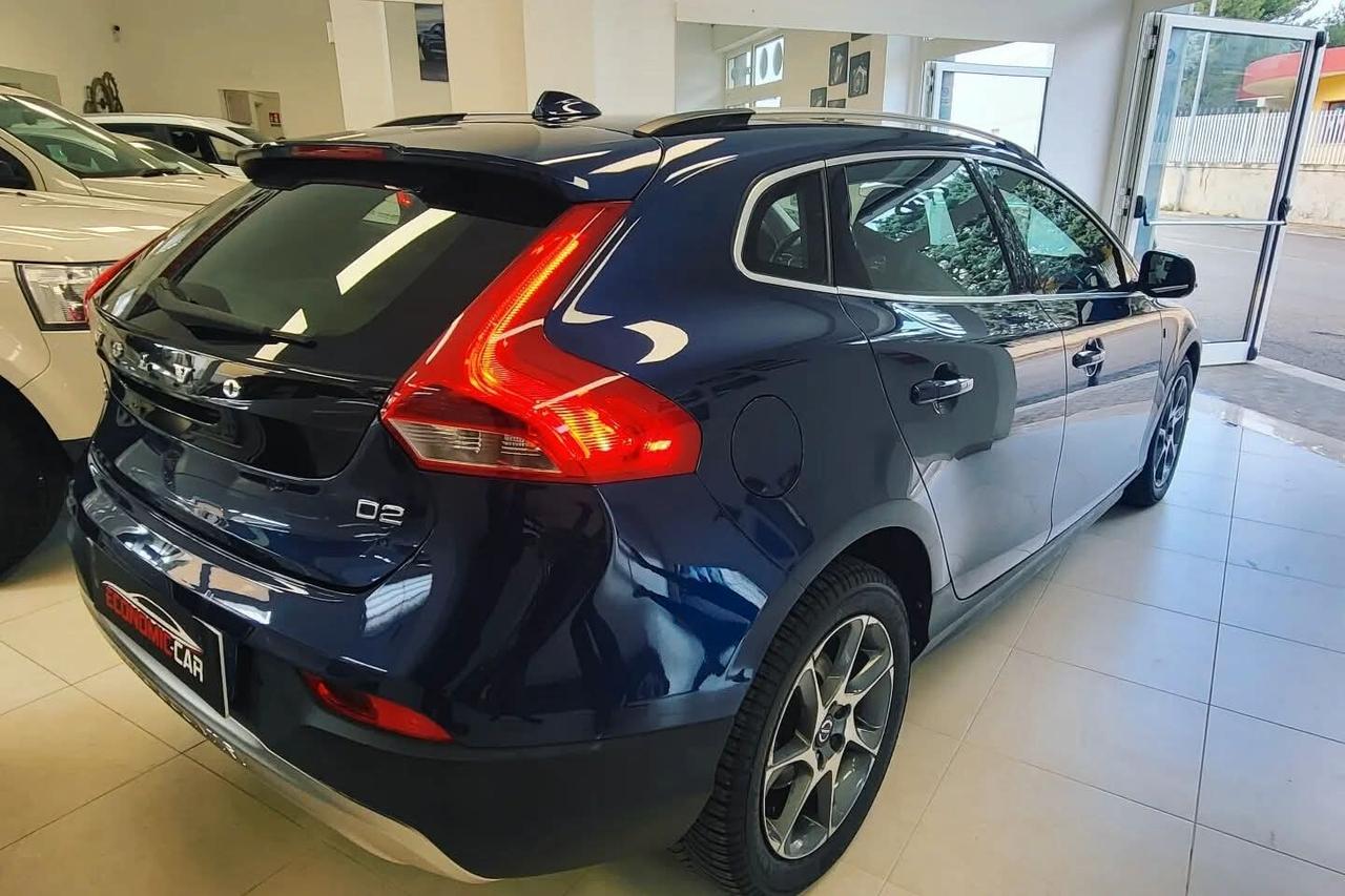 Volvo V40 Cross Country D3 Momentum AUTOMATICO