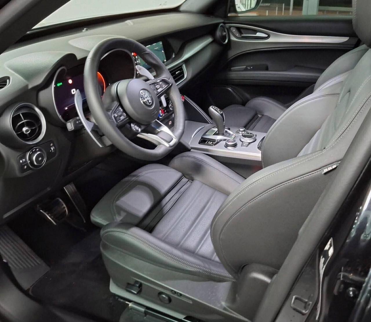 Alfa Stelvio 2025 2.2 diesel 210 CV AT8 Q4 Veloce
