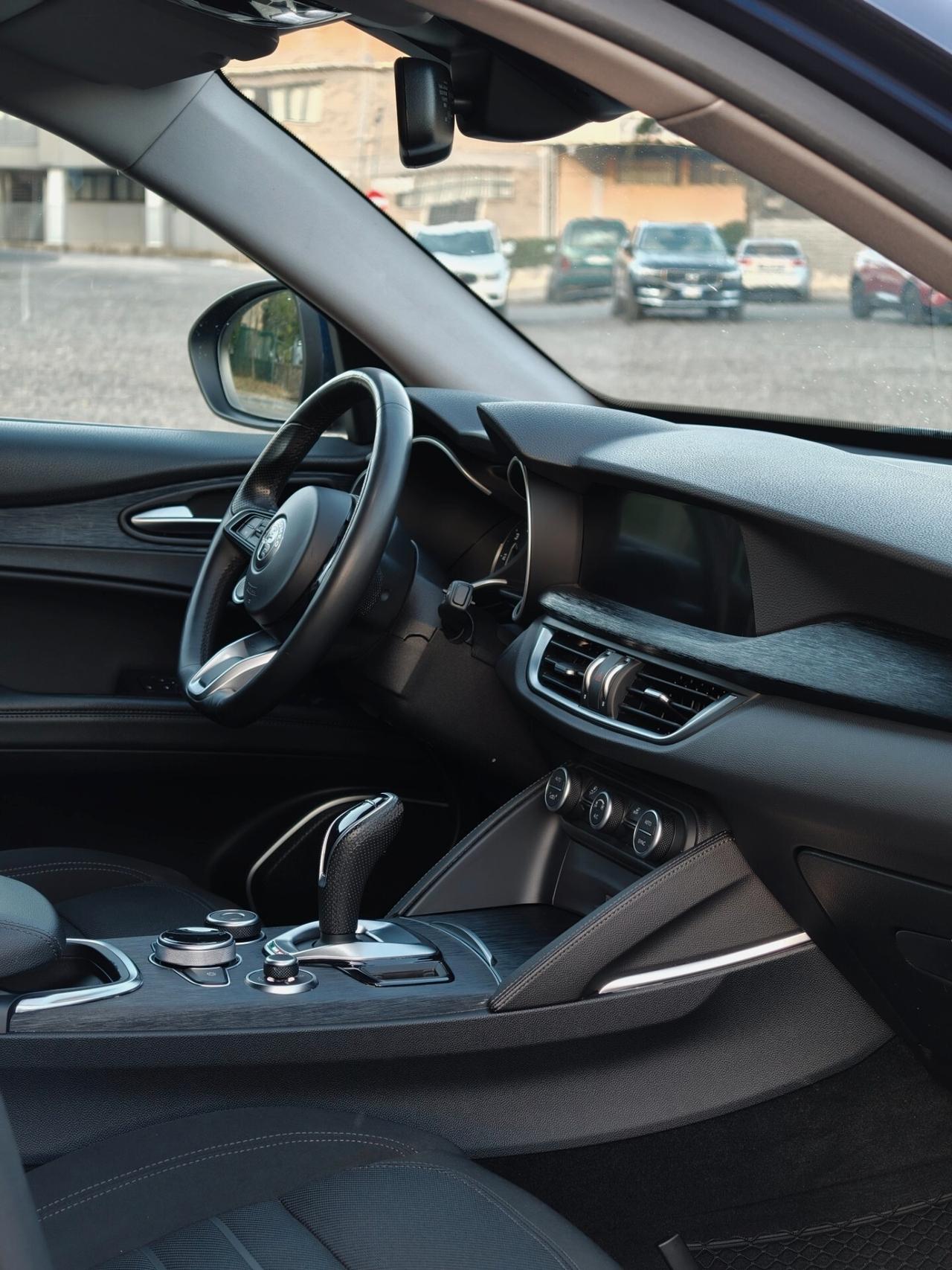 Alfa Romeo Stelvio 2.2 Turbodiesel 160 CV AT8 RWD