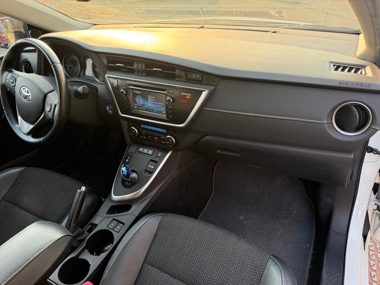 Toyota Auris 1.8 Hybrid Lounge
