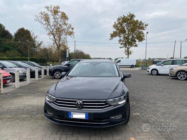 VOLKSWAGEN Passat Variant 2.0 TDI SCR EVO DSG Bu