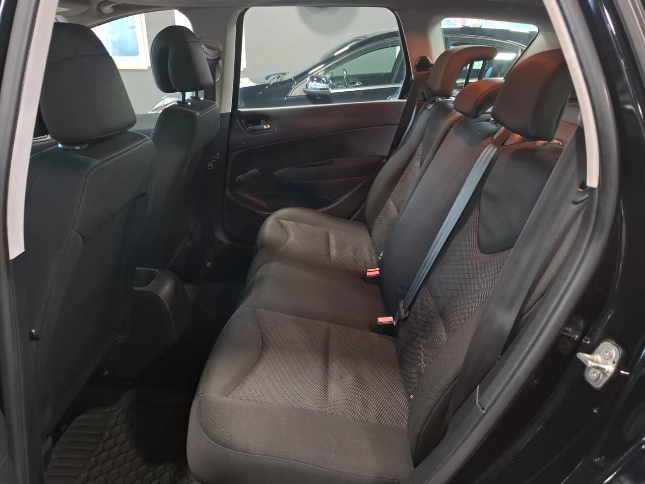 Peugeot 308 1.6 HDi 90CV Neopatentato