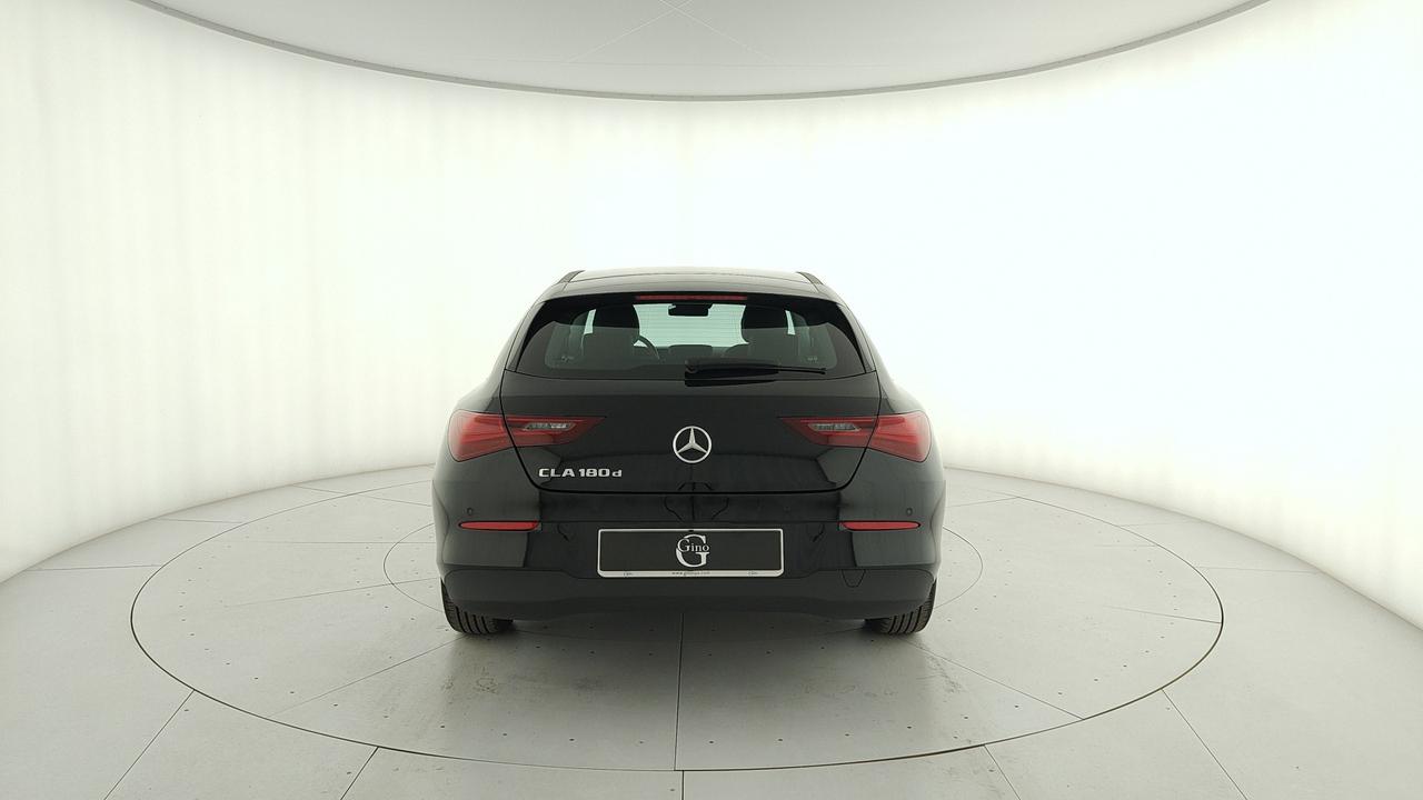 Mercedes-Benz CLA Shooting Brake 180 d Advanced auto