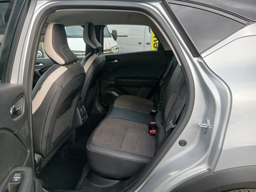 Renault Captur 1.6 E-TECH Hybrid Techno Fast Track Auto