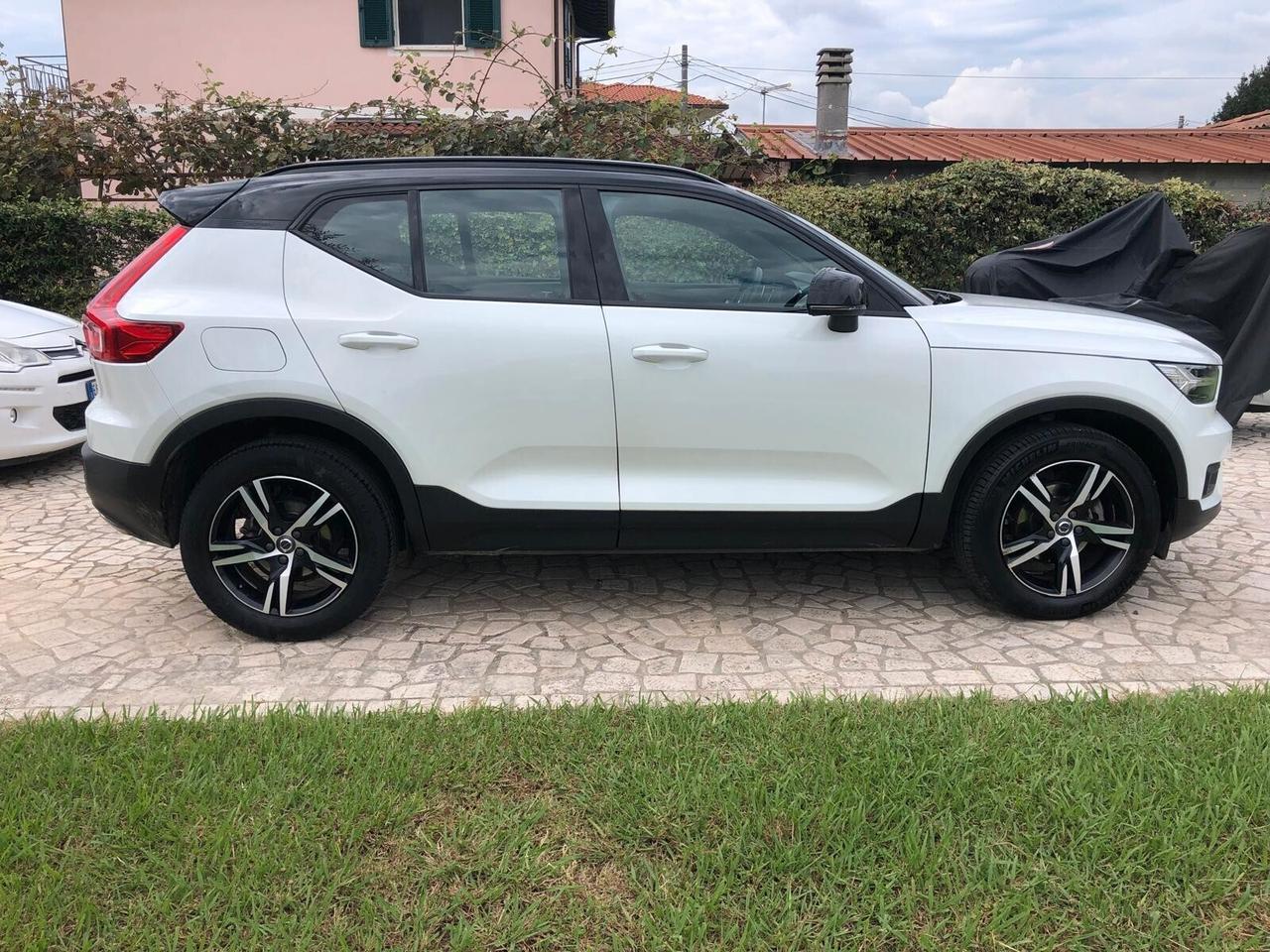Volvo XC40 D3 Geartronic R-design UNICO PROPRIETARIO IVA DEDUCIBILE GARANZIA CONFORMGEST COMPLETA 12 MESI RINNOVABILE FINO A 60 MESI