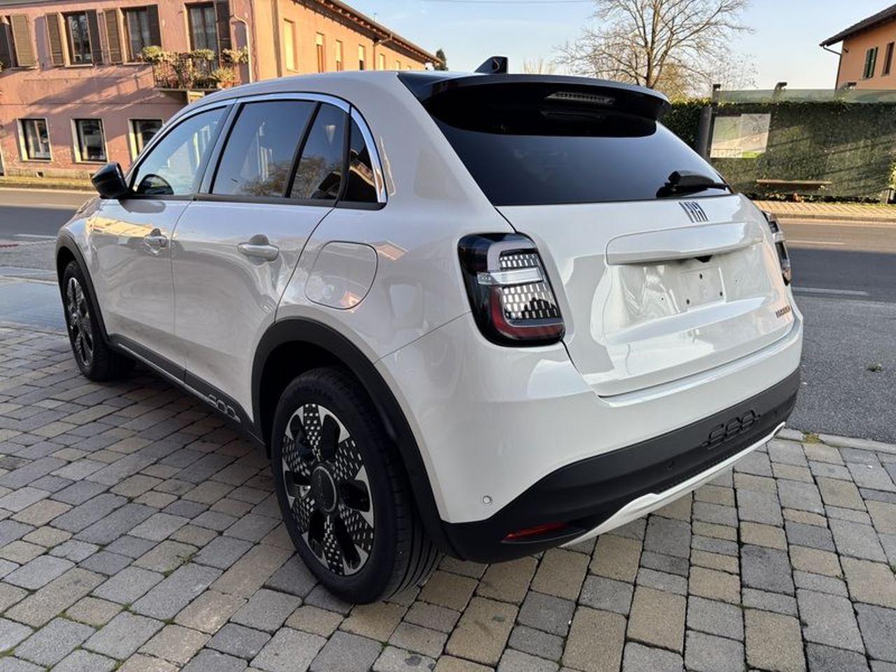 Fiat 600 Hybrid 110 CV DCT MHEV La Prima LED-CAM-18"