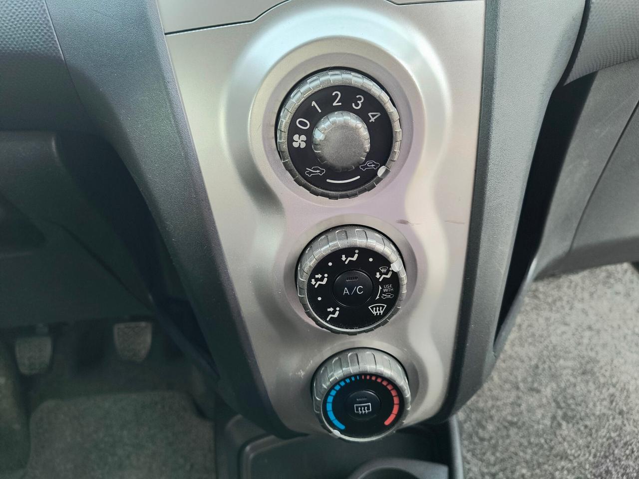 Toyota Yaris 1.0 3p Benzina