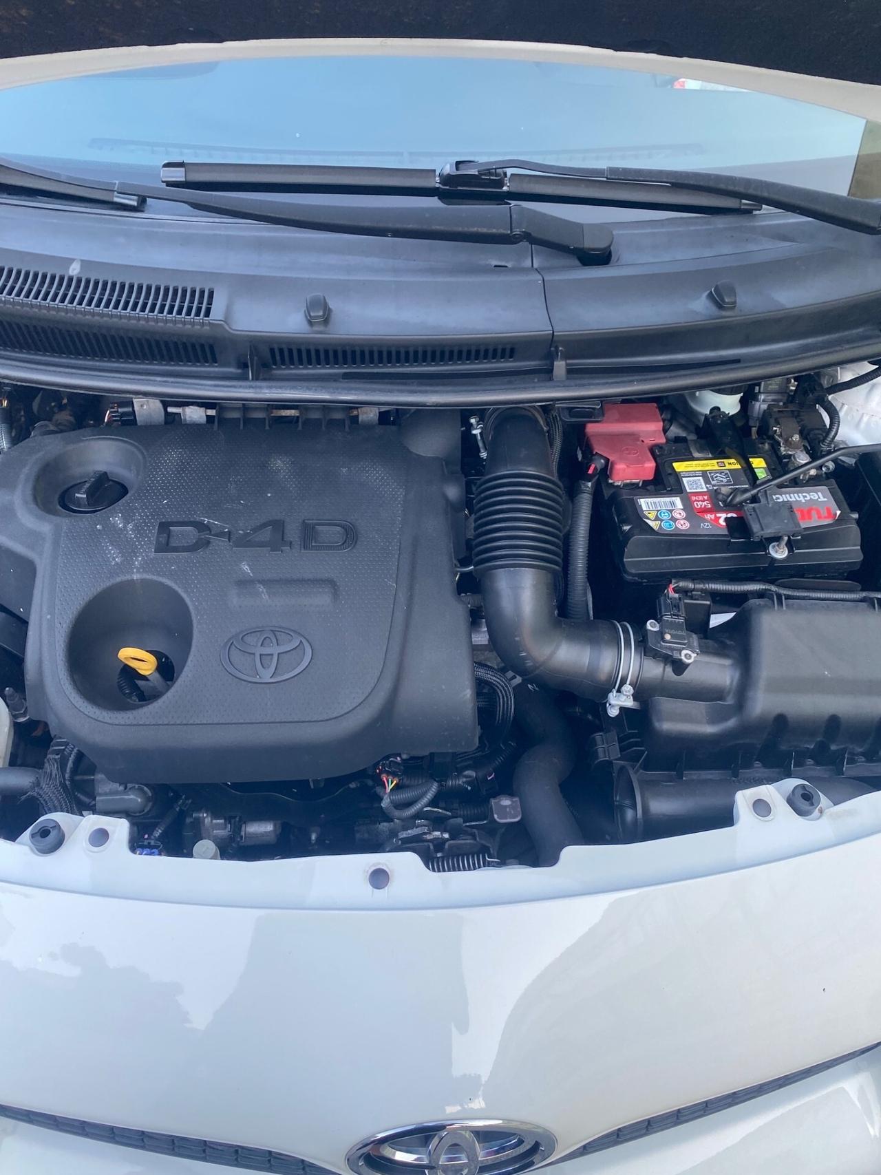 Toyota Yaris 1.4 D-4D DPF Anno 2010 TAGLIANDATA