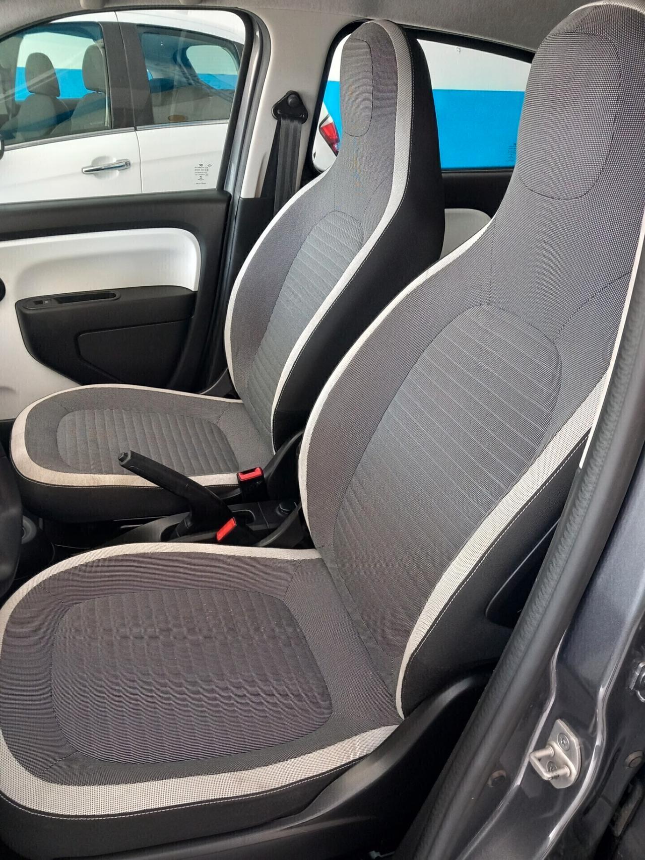 Renault Twingo anno 2017 automatica 1.0 benzina 23 mila km